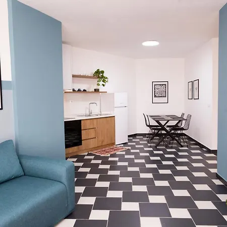 Lulu - Blueberry アパート ゴーレム